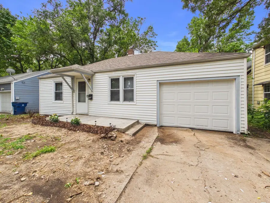 821 S Vassar Ave, Wichita, KS 67218 - #2