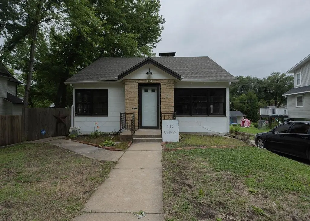 415 College, Winfield, KS 67156 - #1