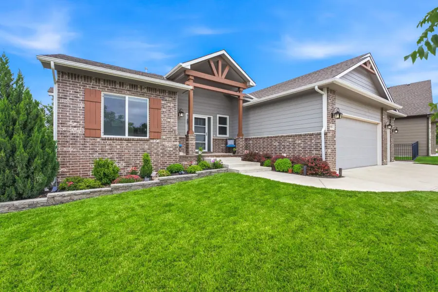 920 E Freedom St, Derby, KS 67037 - #2