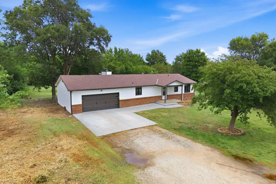 10800 E Kinkaid Ave, Wichita, KS 67207 - #2