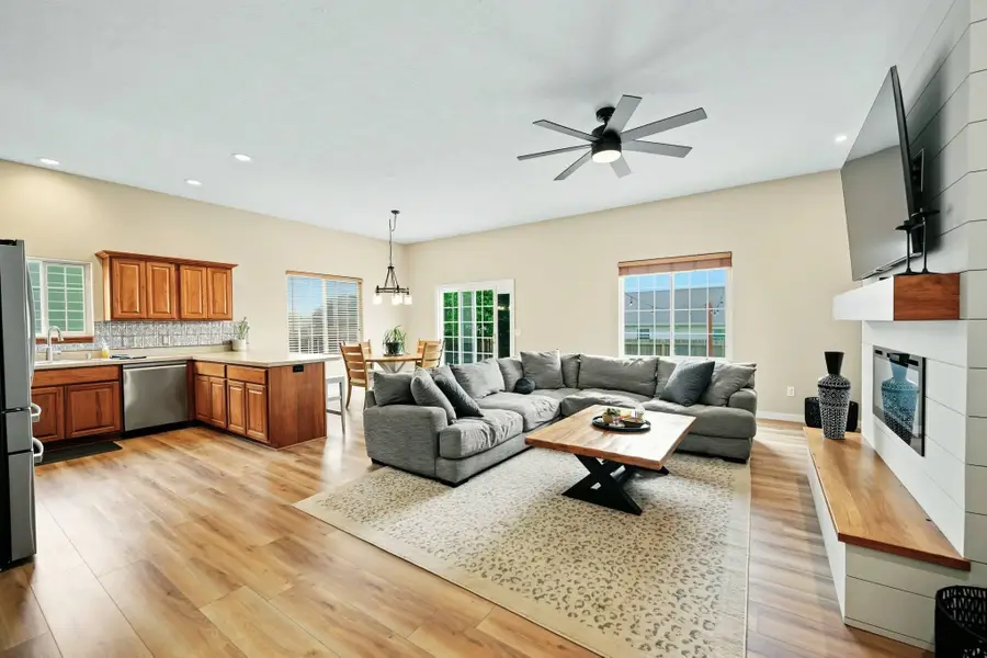 2206 Pheasant Ln., Salina, KS 67401 - #2