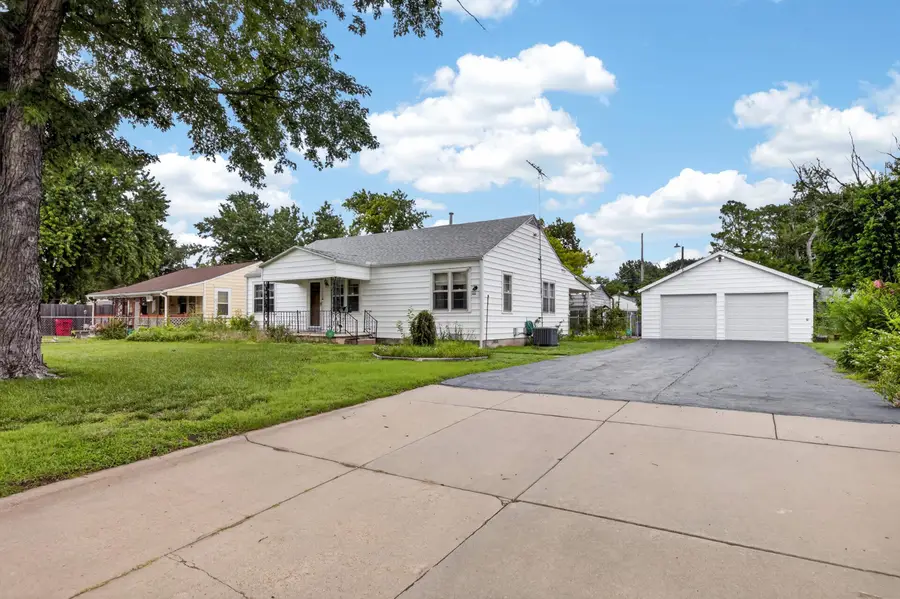 1034 S Vine St, Wichita, KS 67213 - #3