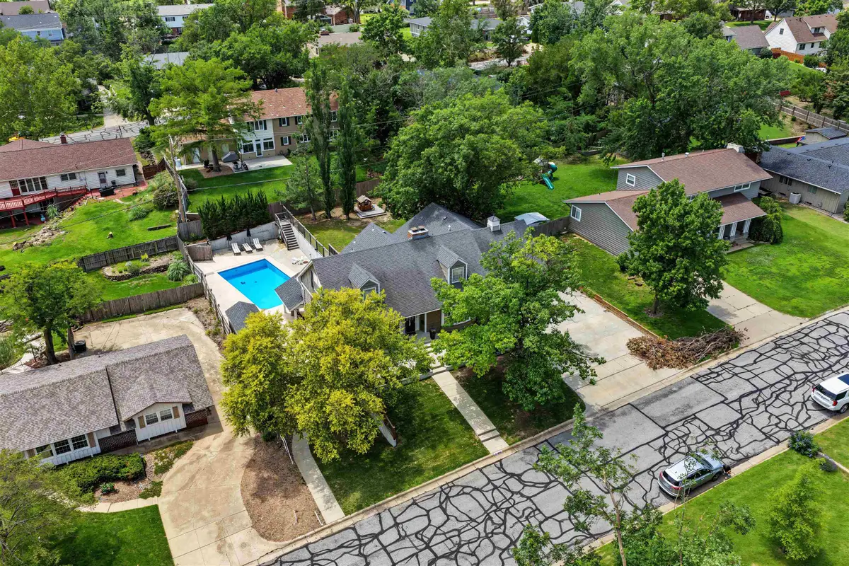 2226 Melrose Ln, Salina, KS 67401 - #1