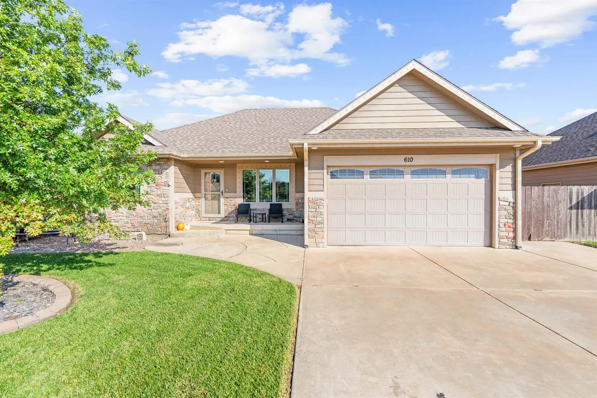 610 Quail Hollow Dr, Salina, KS 67401 - #1