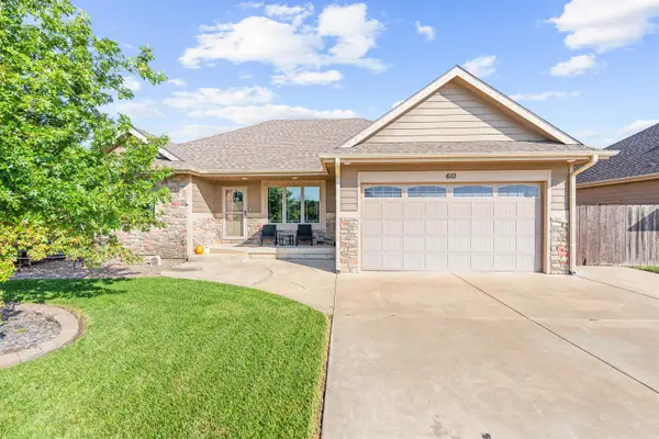 610 Quail Hollow Dr, Salina, KS 67401