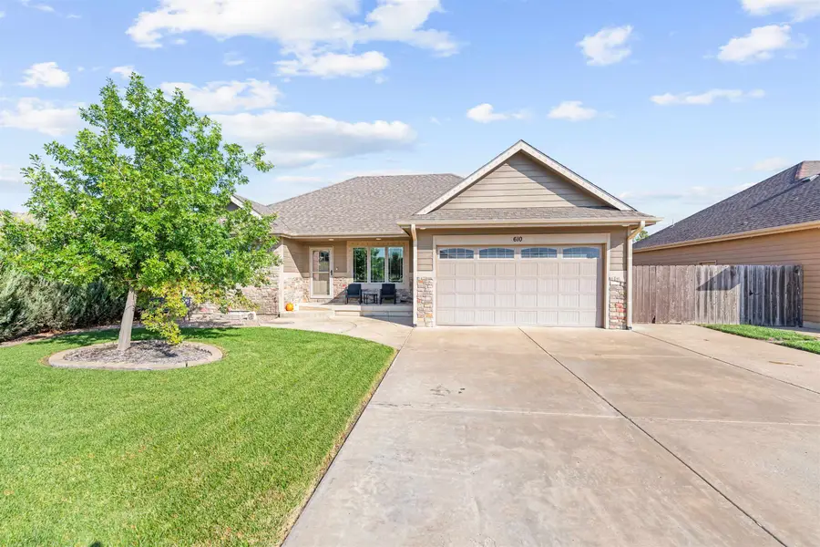 610 Quail Hollow Dr, Salina, KS 67401 - #2