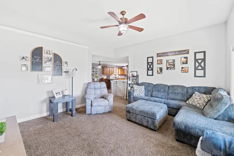 610 Quail Hollow Dr, Salina, KS 67401 - #3