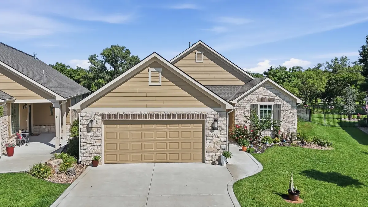 1013 E Waters Edge St, Derby, KS 67037 - #1
