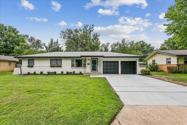 971 N Westlink Ave, Wichita, KS 67212