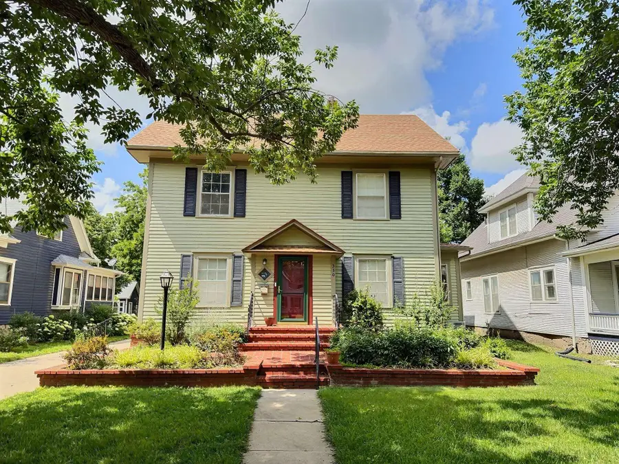 330 E 4th, Newton, KS 67114 - #2