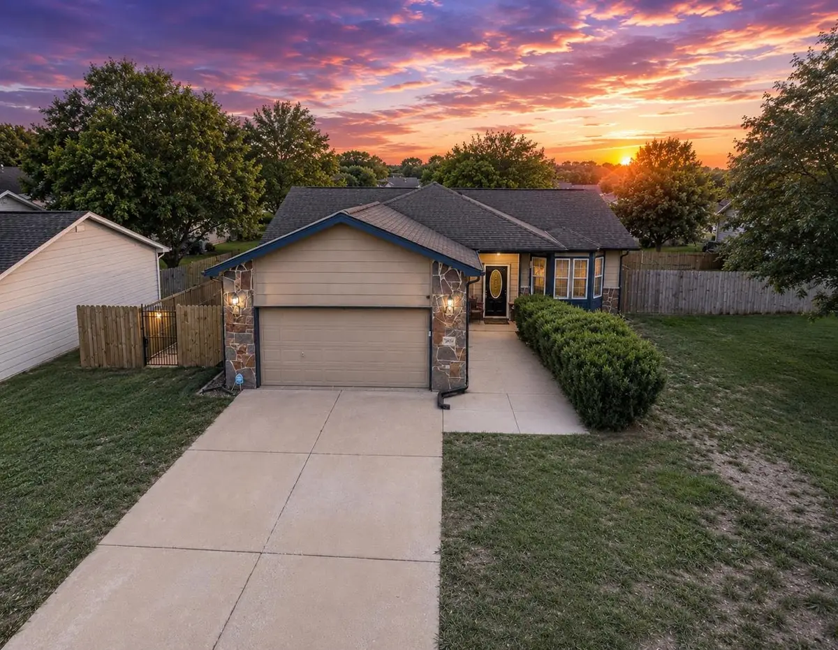 2049 S Crestline Ct, Wichita, KS 67209 - #1