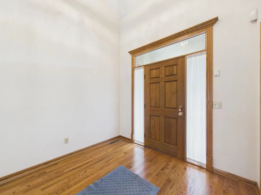 939 N Woodridge Ct, Wichita, KS 67206 - #3