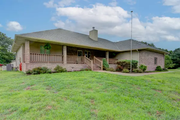 805 Oaklawn Dr., Parkerfield, KS 67005