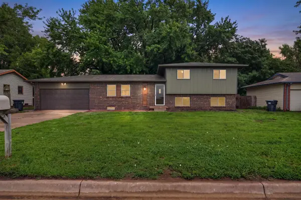 1124 N Country Acres, Wichita, KS 67212