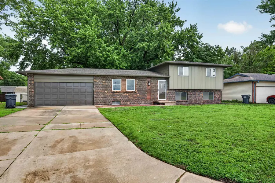 1124 N Country Acres, Wichita, KS 67212 - #2