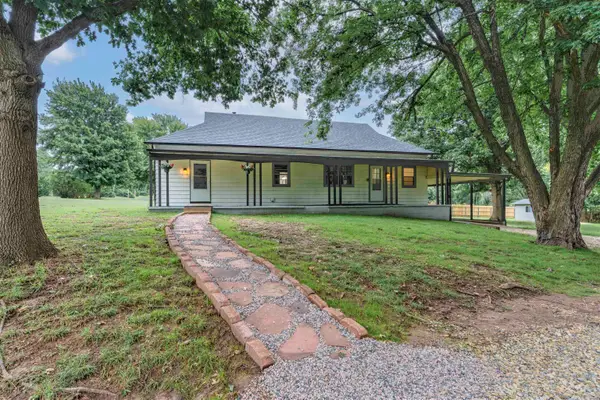 1701 E Chestnut Ave., Arkansas City, KS 67005