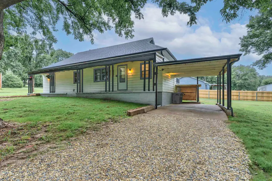 1701 E Chestnut Ave., Arkansas City, KS 67005 - #2