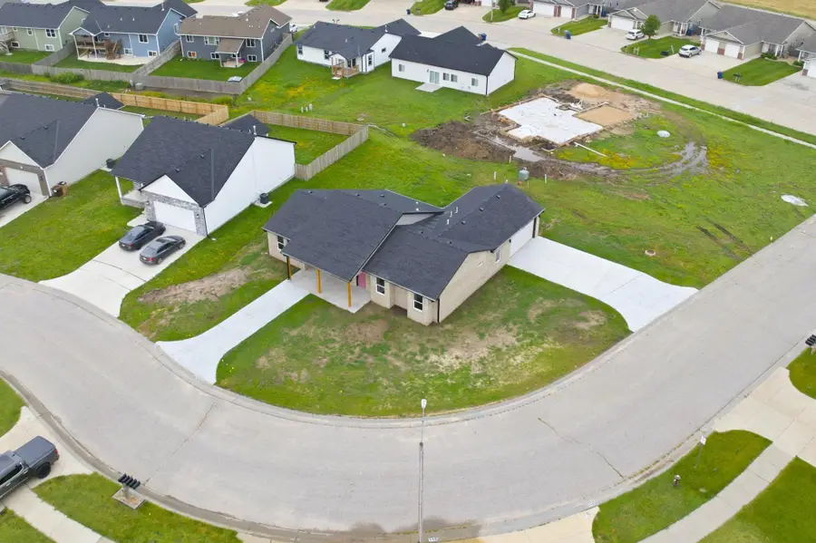 731 N Wakefield Ave, Valley Center, KS 67147 - #2