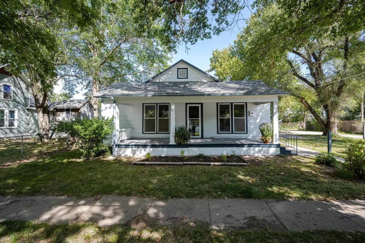 212 W 2nd, Halstead, KS 67056 - #1