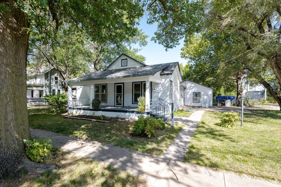 212 W 2nd, Halstead, KS 67056 - #3