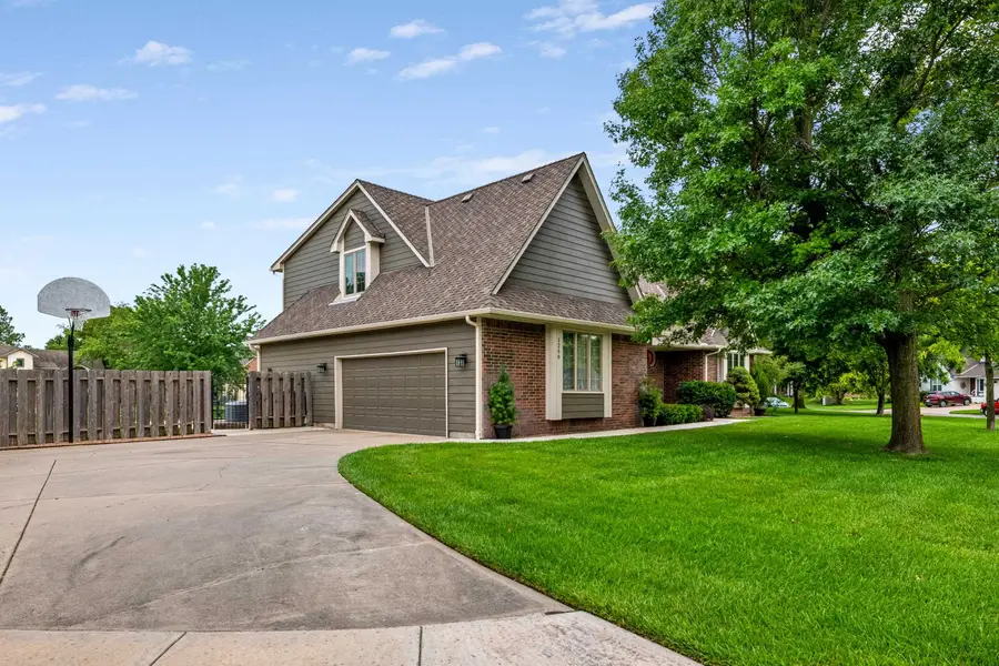 1250 N Pine Grove Ct, Wichita, KS 67212 - #2