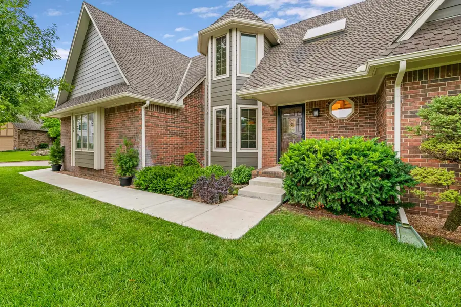 1250 N Pine Grove Ct, Wichita, KS 67212 - #3