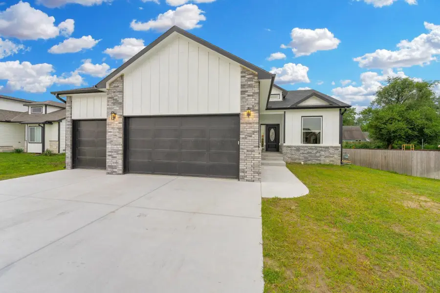 443 E Karla, Haysville, KS 67060 - #2