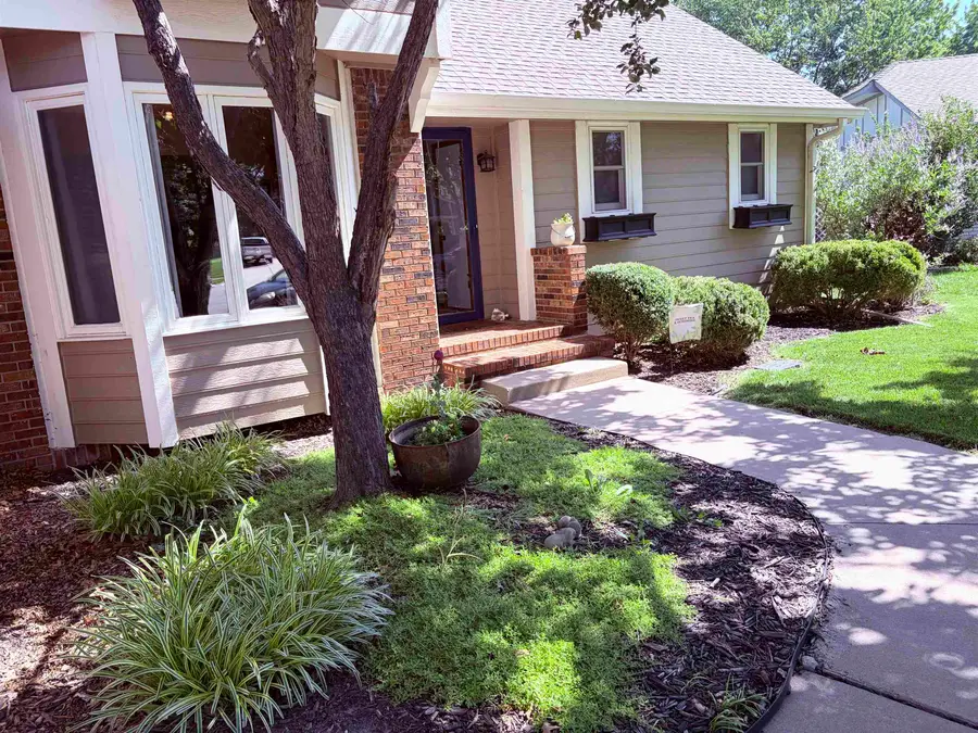 4610 N Farmstead Ct., Bel Aire, KS 67220 - #3