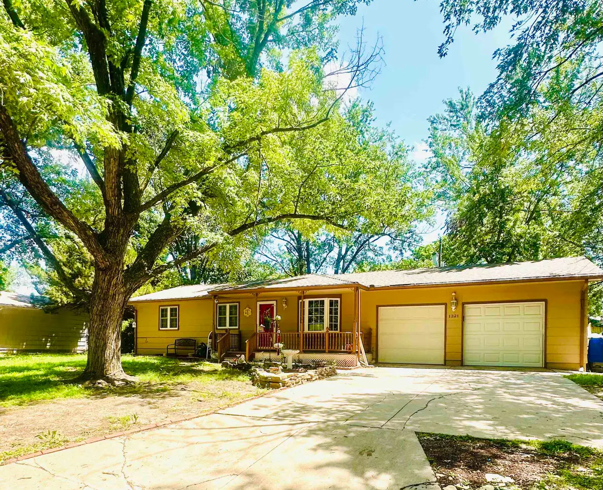 1321 W 9th Street, Newton, KS 67114-1619 - #1