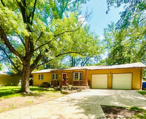 1321 W 9th Street, Newton, KS 67114-1619