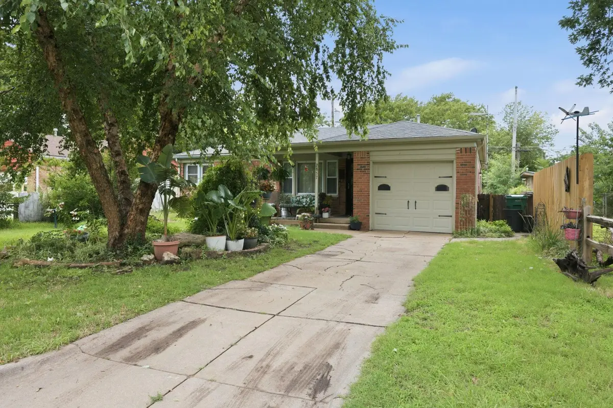 2857 S Larkin Dr, Wichita, KS 67216 - #1