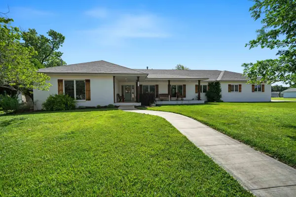 302 C St, Claflin, KS 67525