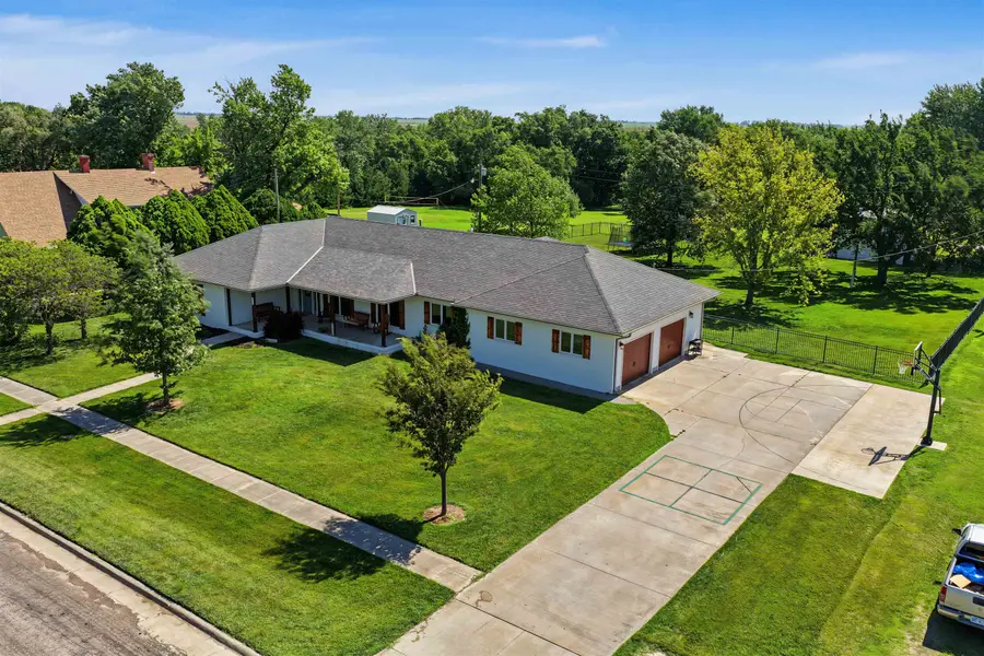 302 C St, Claflin, KS 67525 - #2