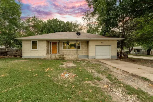 921 W 5th, Newton, KS 67114