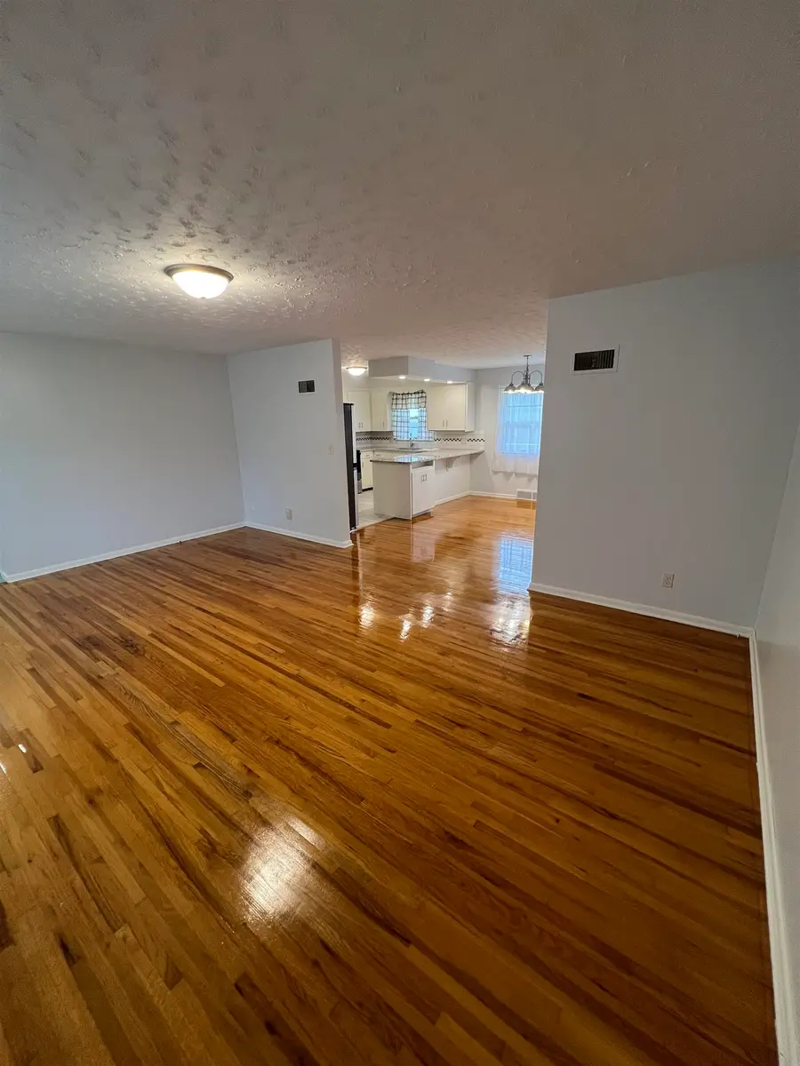 1600 W 4th, Newton, KS 67114 - #2