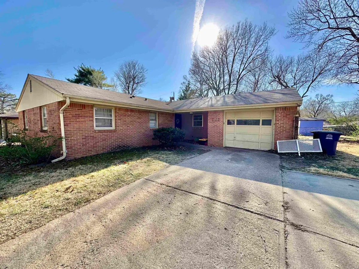 1753 Cassell Rd, Manhattan, KS 66502 - #1