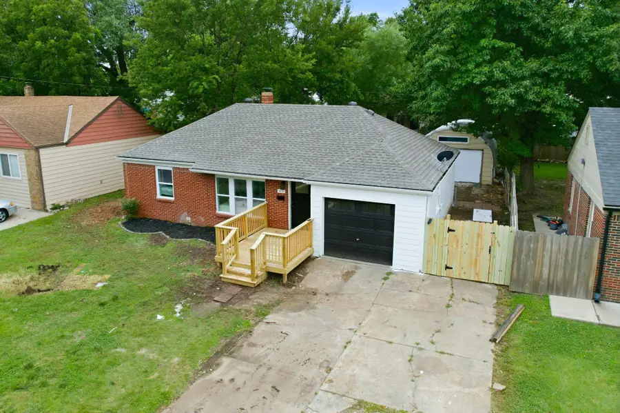 1833 S Parkwood Ln, Wichita, KS 67218 - #3