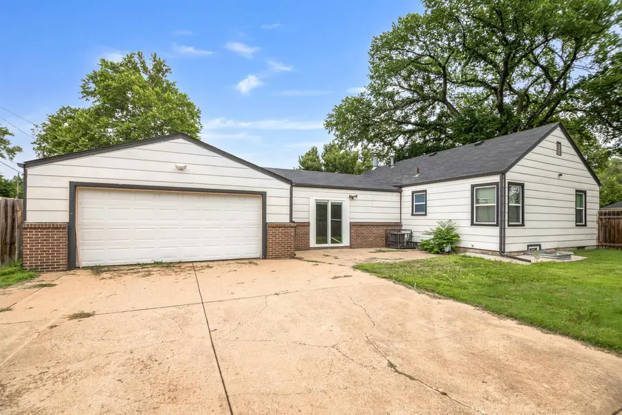 2739 S Rose Marie Ct, Wichita, KS 67216 - #2