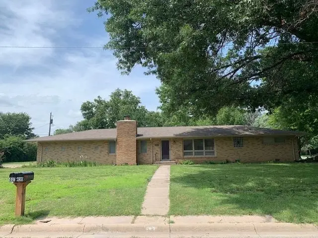 400 Normandy, Newton, KS 67114 - #1