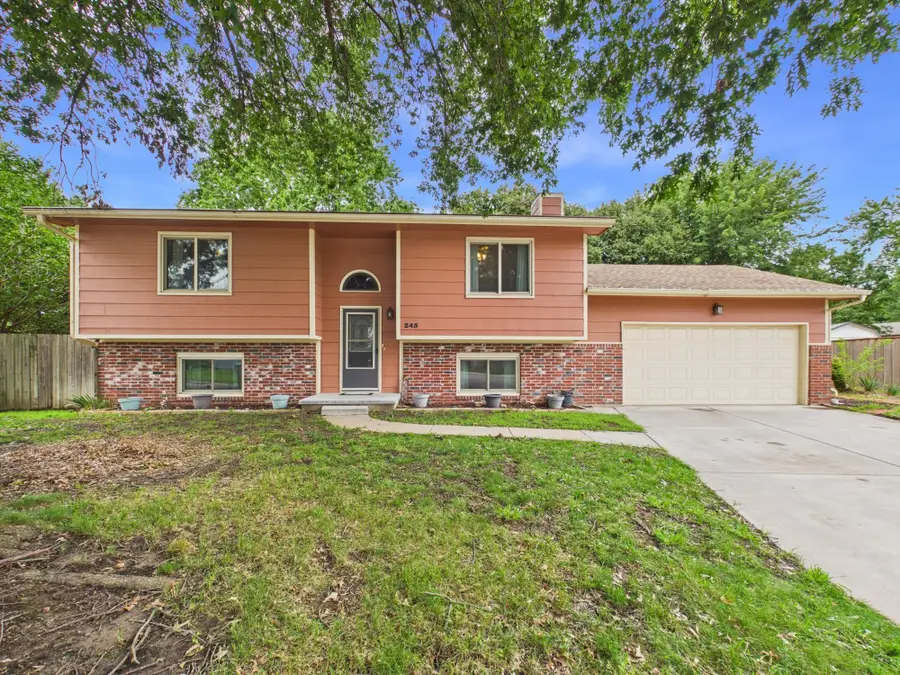 245 N Cherokee Ct, Kechi, KS 67067 - #2