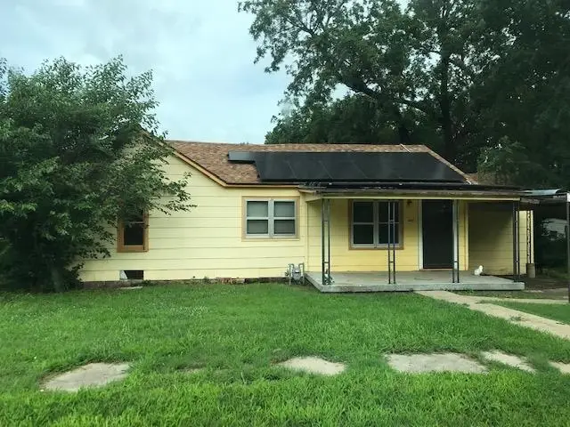 403 N Sumner, Belle Plaine, KS 67013 - #1