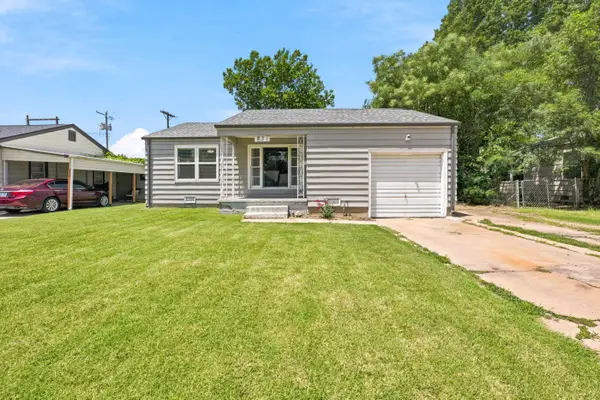 831 S Christine Ave, Wichita, KS 67218