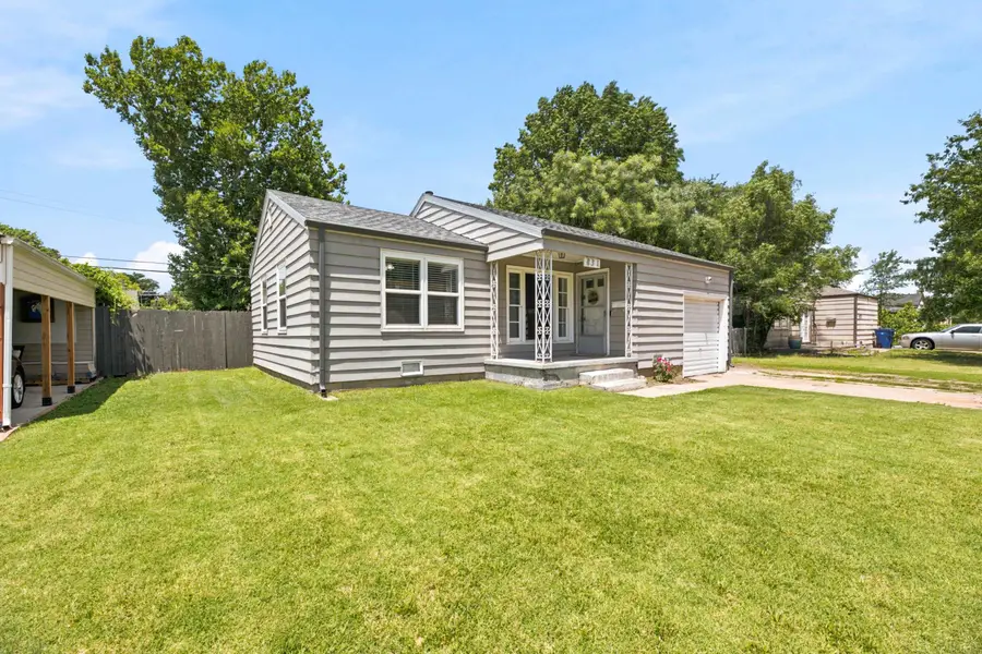 831 S Christine Ave, Wichita, KS 67218 - #2