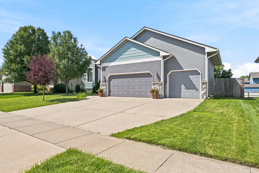 10701 W Dallas, Wichita, KS 67215 - #2