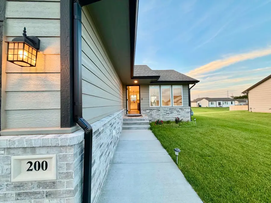 200 E Anniston Ct, Derby, KS 67037 - #3