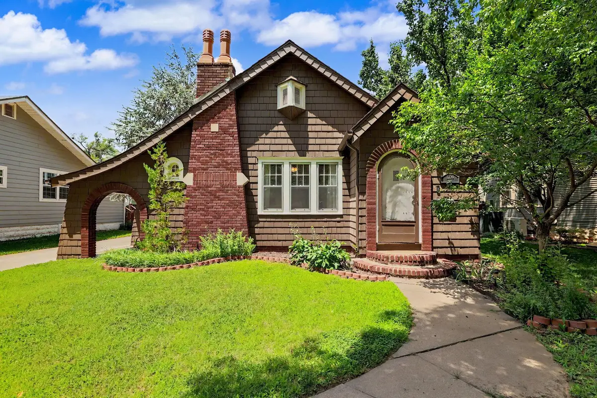 1239 N Perry Ave, Wichita, KS 67203 - #1