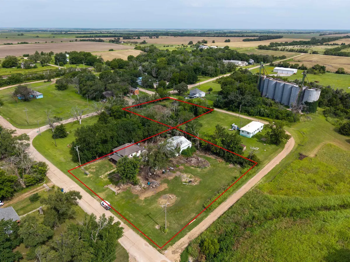 572 E 76th N, Wellington, KS 67152 - #1