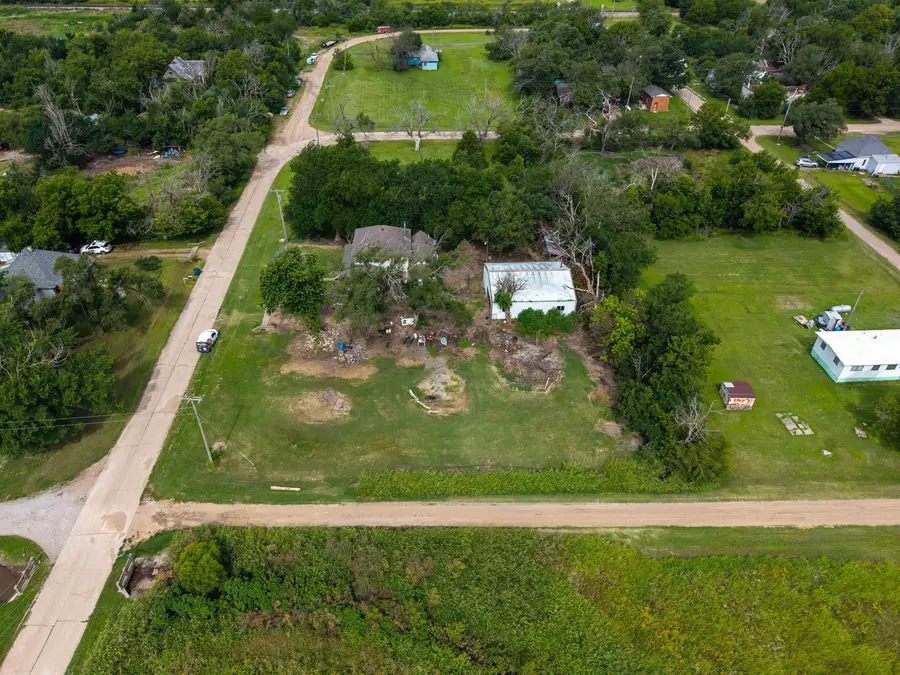 572 E 76th N, Wellington, KS 67152 - #3