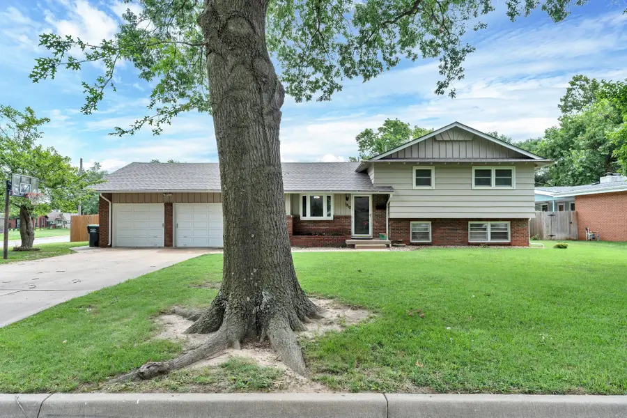 1210 N Farmstead St, Wichita, KS 67208 - #2