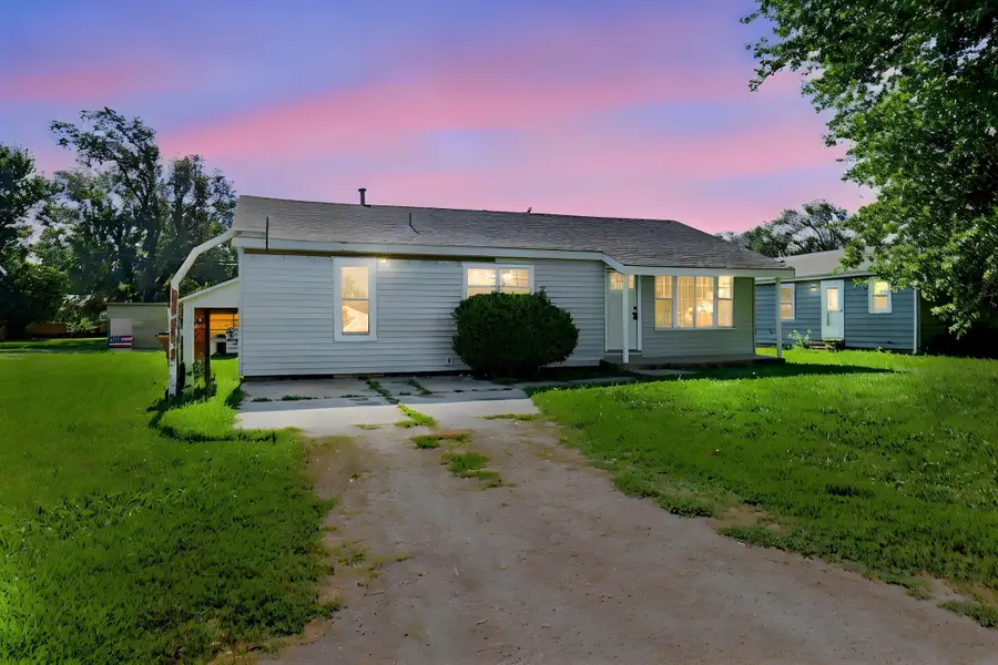 104 N Jackson Ave, Sedgwick, KS 67135 - #3